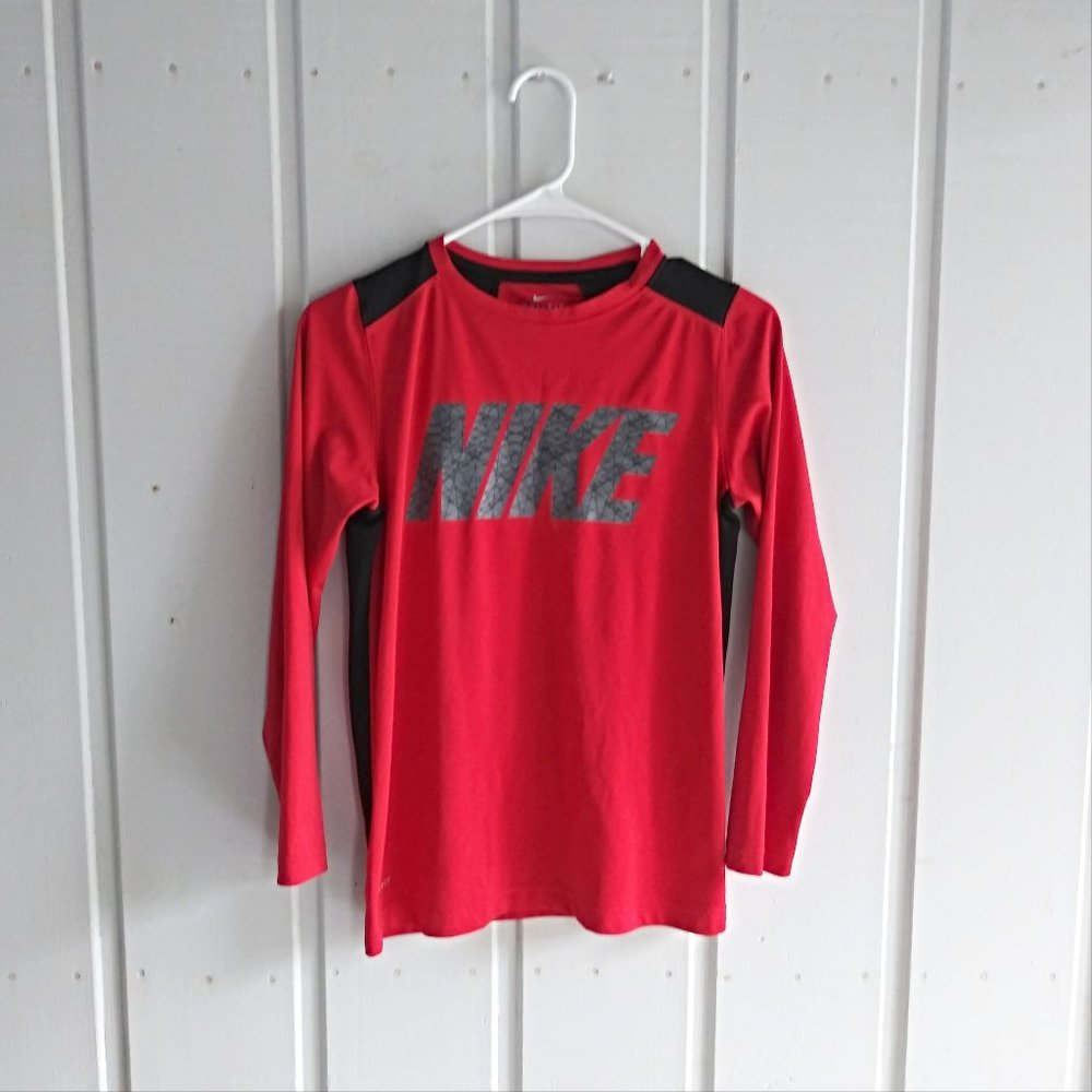 L Boy's Nike Dri-Fit Long Sleeve